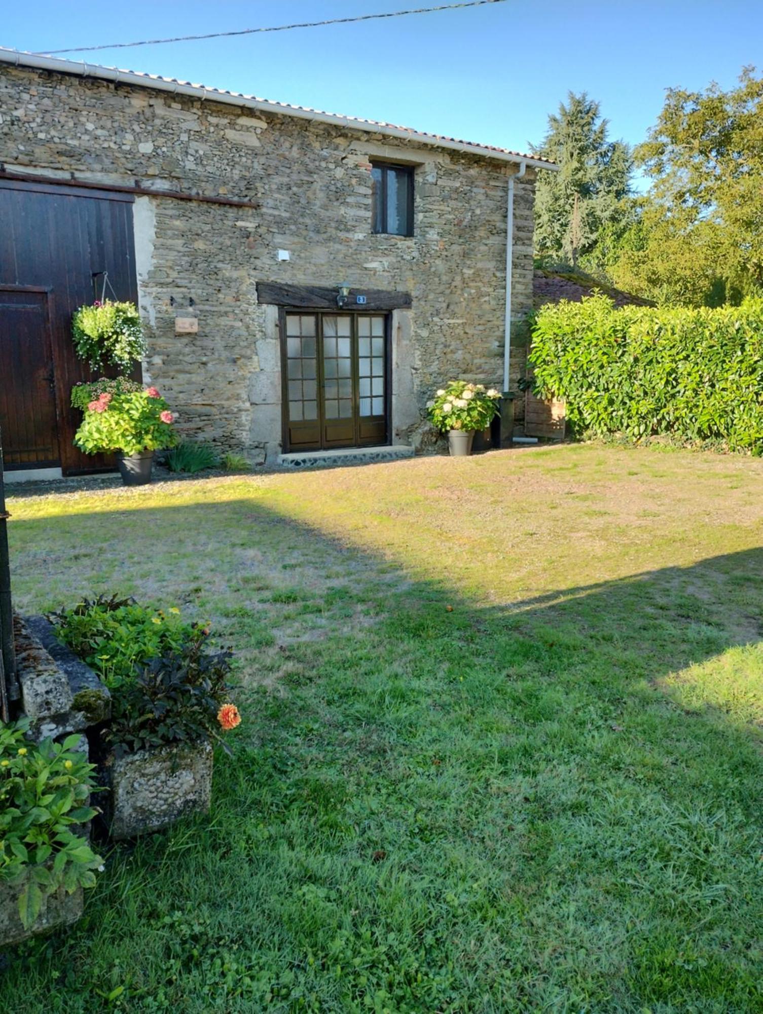 Willa Les Poiriers Saint-Pierre-du-Chemin Zewnętrze zdjęcie
